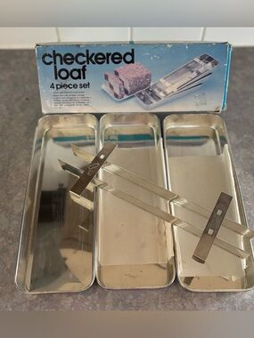 80's 4-Piece Checkerboard Loaf Set - Rectangle Loaf Tins - Cake Tins - Baking